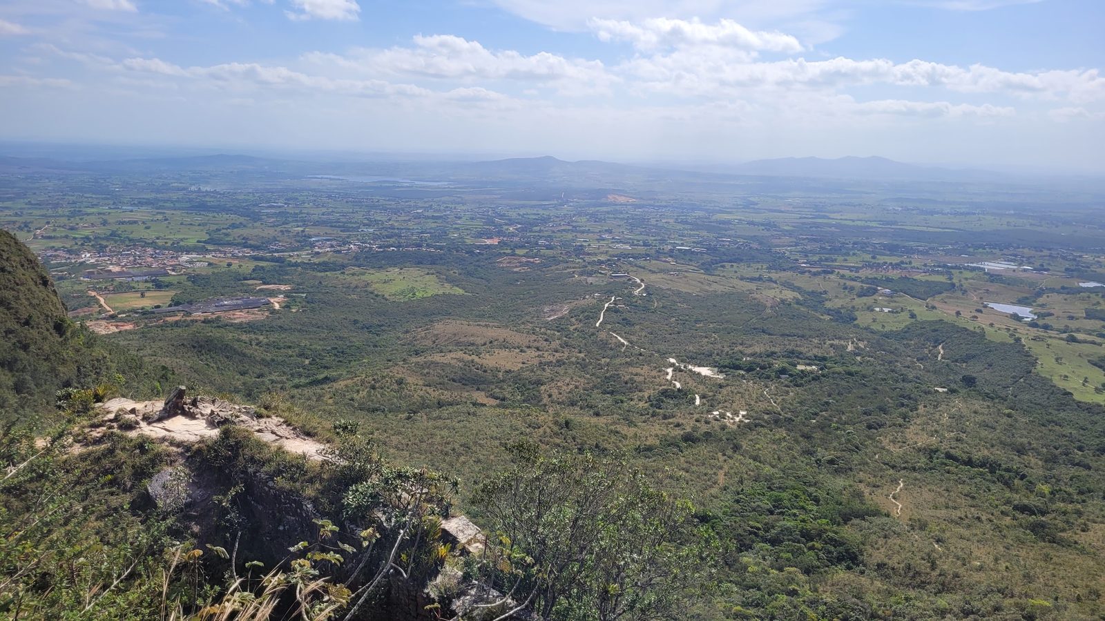 Vista panorâmica do alto da Serra de Itabaiana sobre o interior de Sergipe